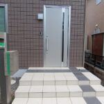 【新田市野井町】２階建中古物件