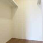 ウォークインクローゼット同社施工例(内装)